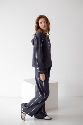 Костюм жіночий